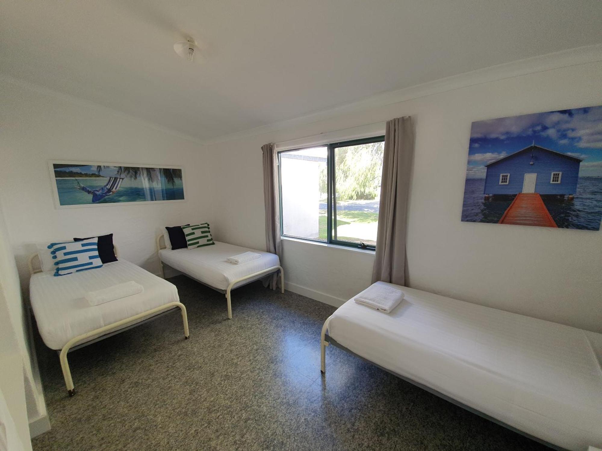 Busselton Holiday Units Room photo